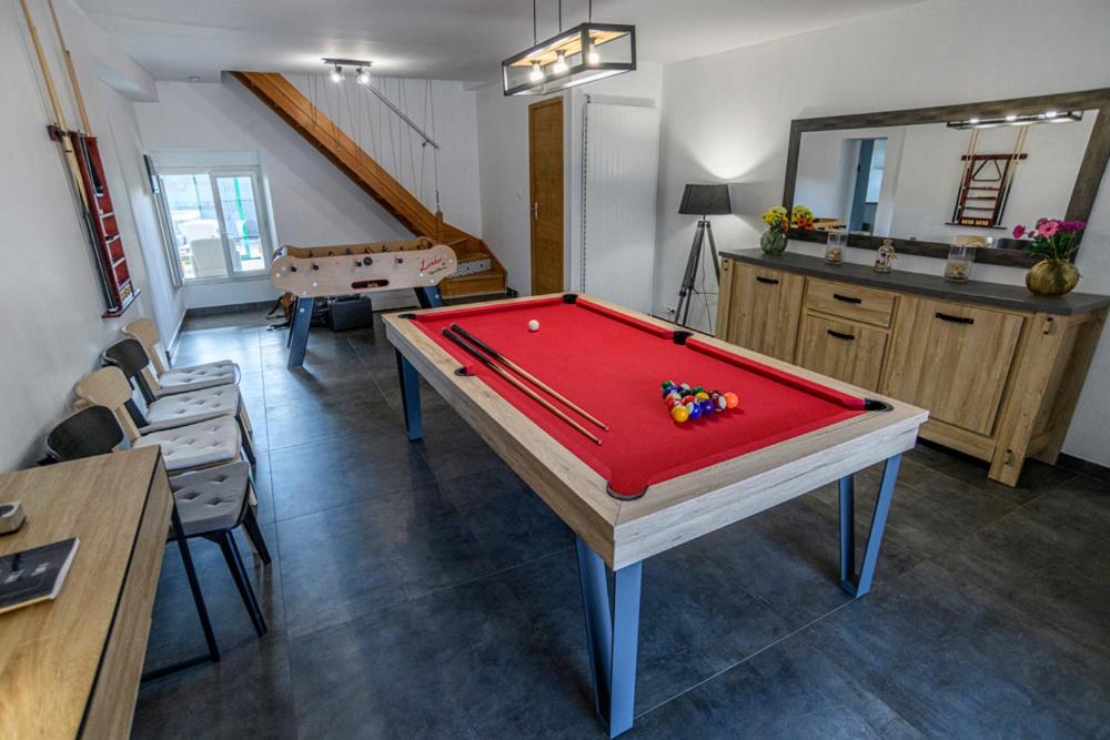 Le Logis du Marquis Jacuzzi Billard 4