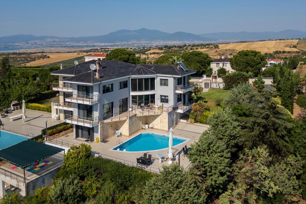 Villa Etheria Luxe 4