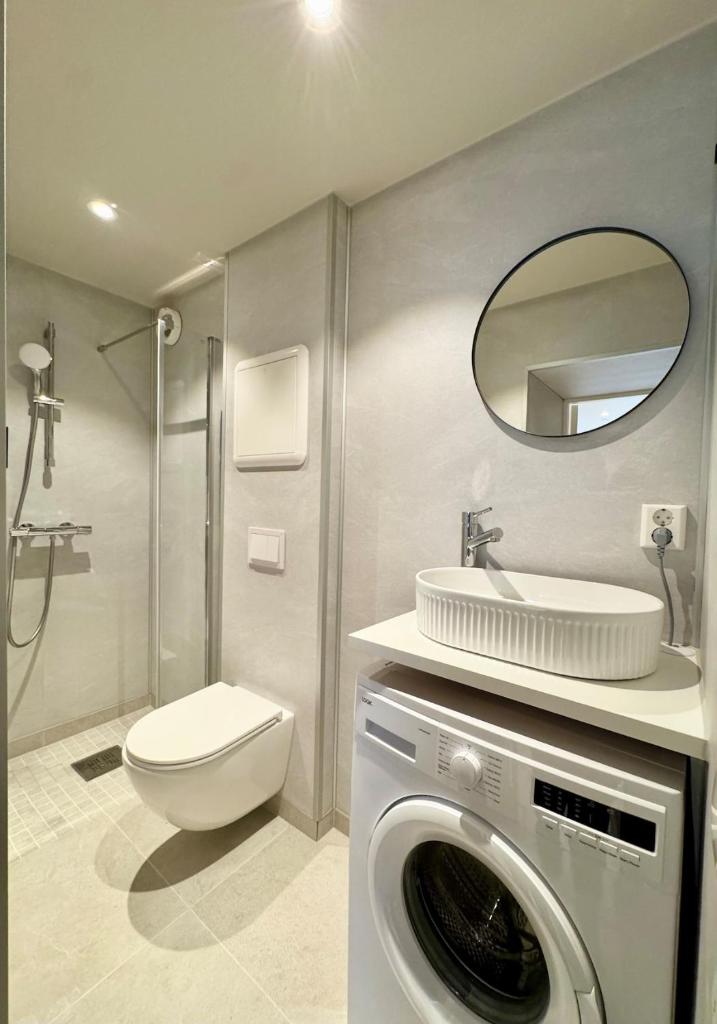 Smart & Central - New Renovated 5