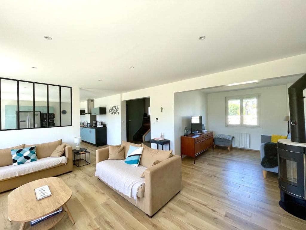 Maison rénovée en centre-ville, à 5 min des plages 7