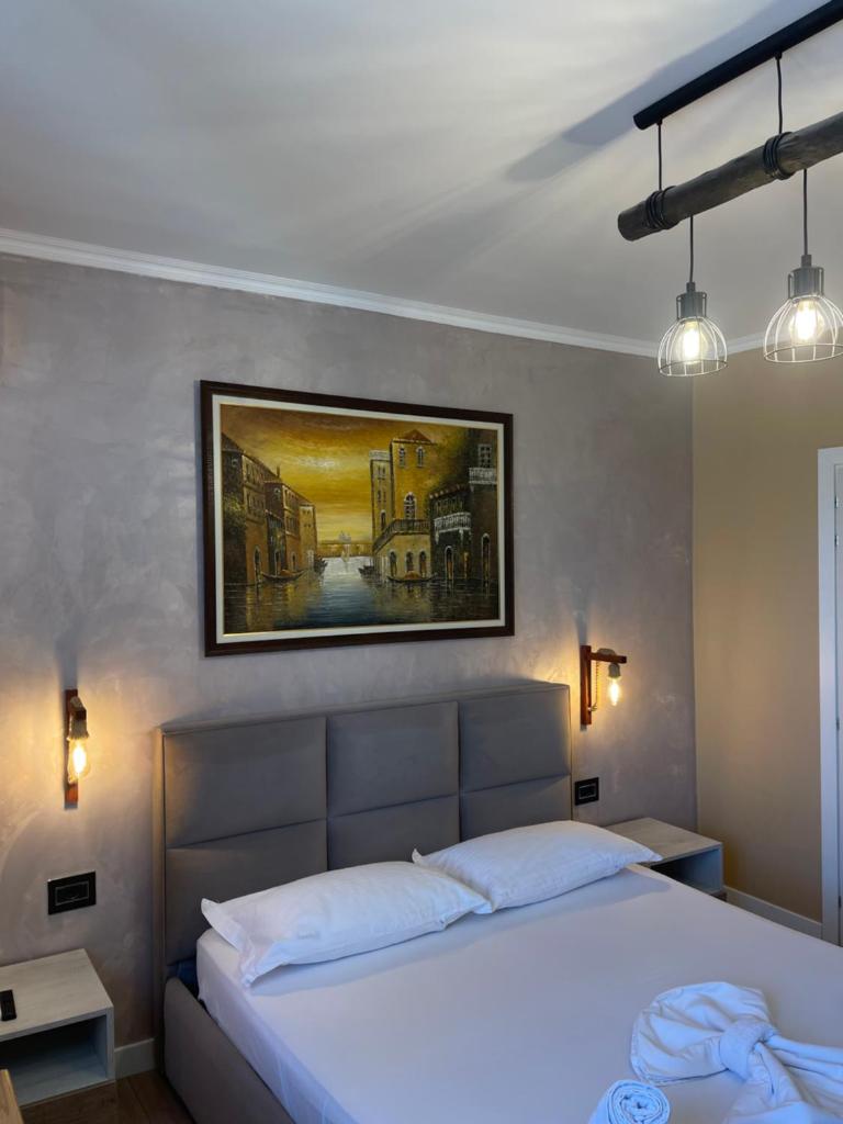 Modern Skyline Studios- Elegant Stay in New Bazaar 8