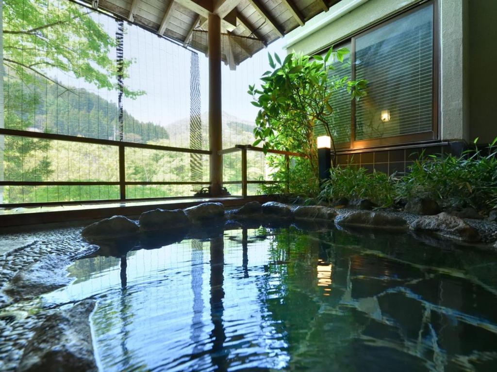 Jardin de l'établissement 藤龍館-TOURYUKAN-Yunokamionsen