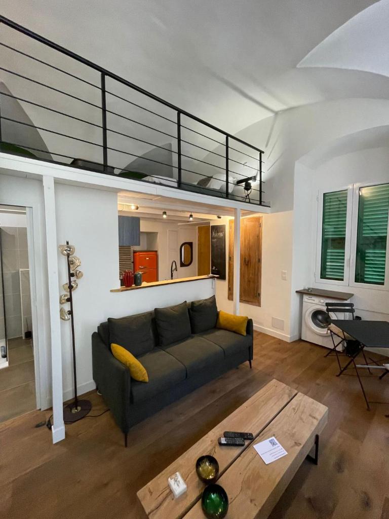 Nid douillet - maison Spinola 1