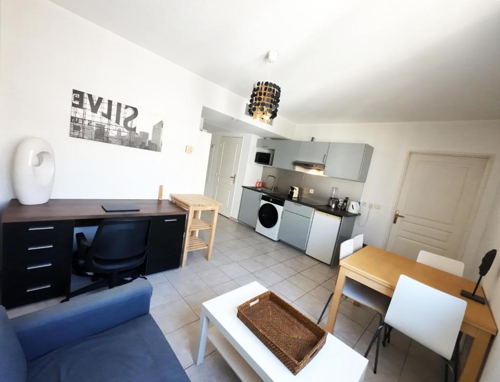 Plage de Juan Les Pins - Apartment with Air conditioner 4