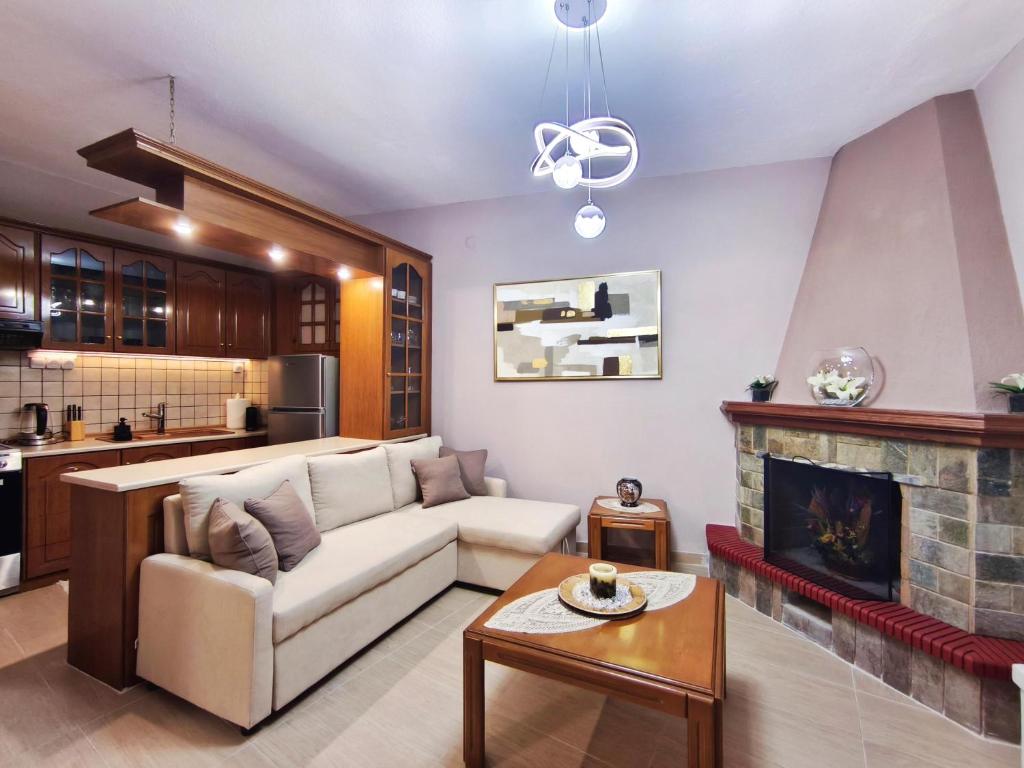 Private Meteora Panorama Garden Villa 4