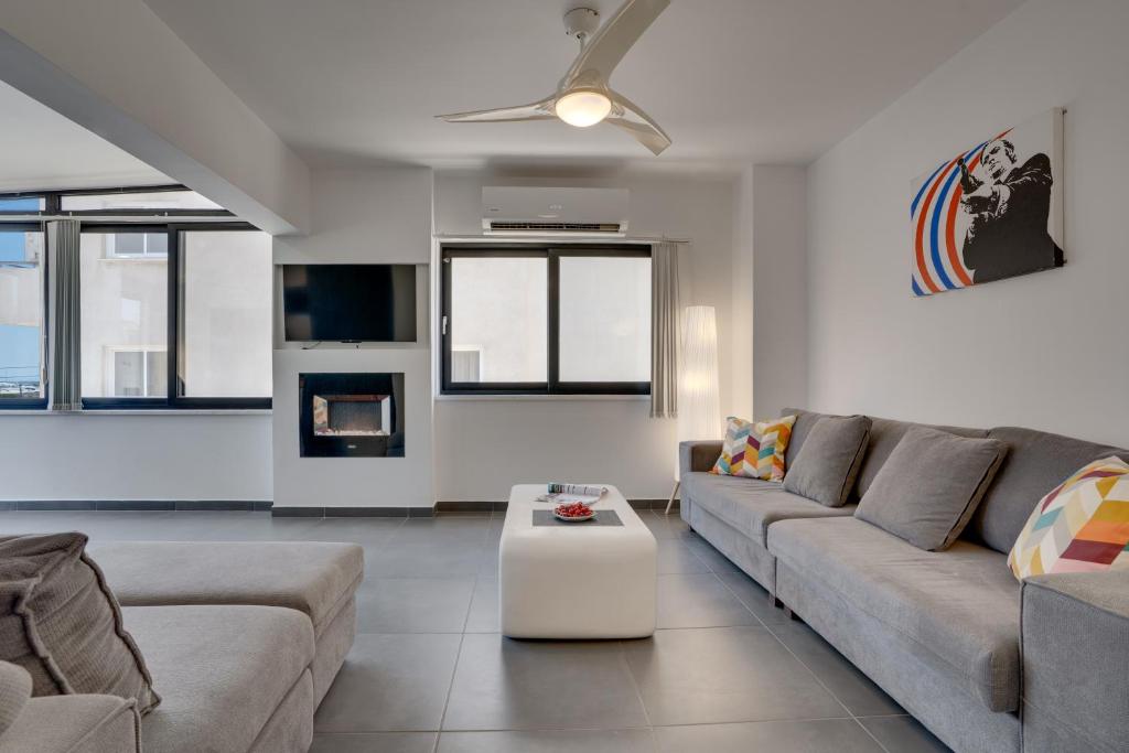 Makenzy Star 2bd duplex 300m from beach 2