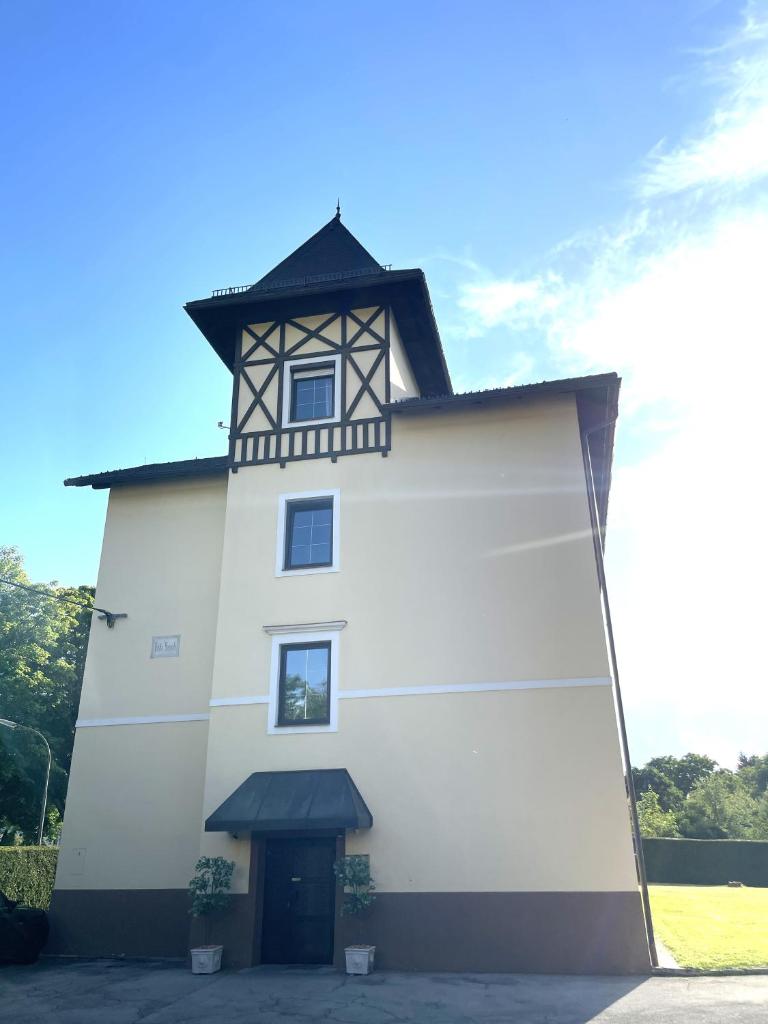 Villa Frank No1 - APARTMENT KLAGENFURT - Free Parking, Air Conditioning, Smart-TV & Self Check-in 3