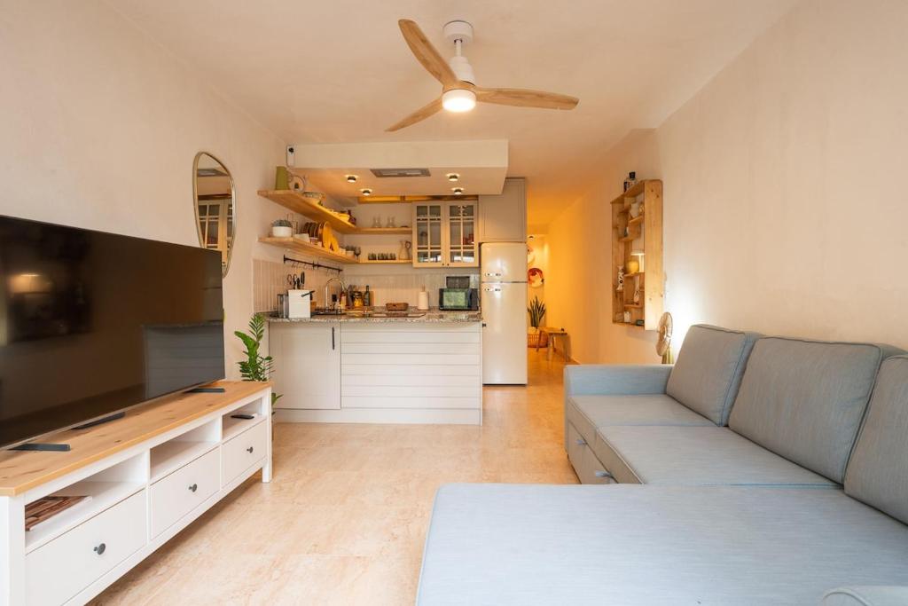 Beautifully decorated apartment near the beach