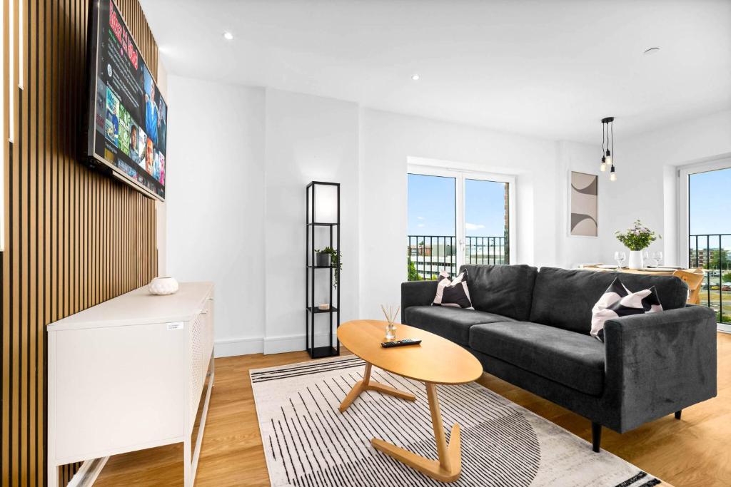 Luxury 2 Bedroom Apartment - Balcony - City Centre - Fast WIFI - Netflix - Parking - 511C 6