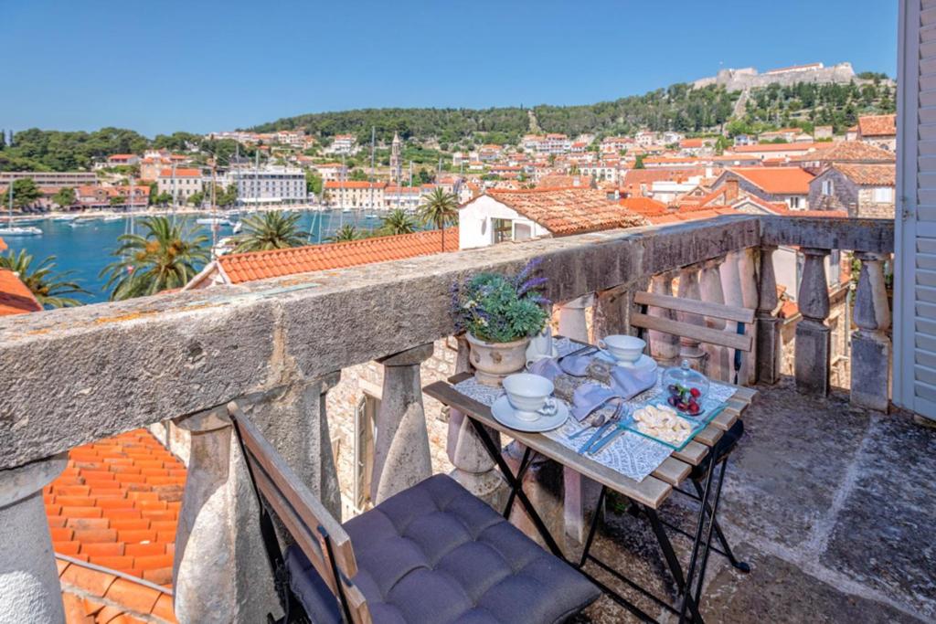 Villa Hvar Royale - 5 Bedroom Central Villa - Indoor Pool - Stunning!