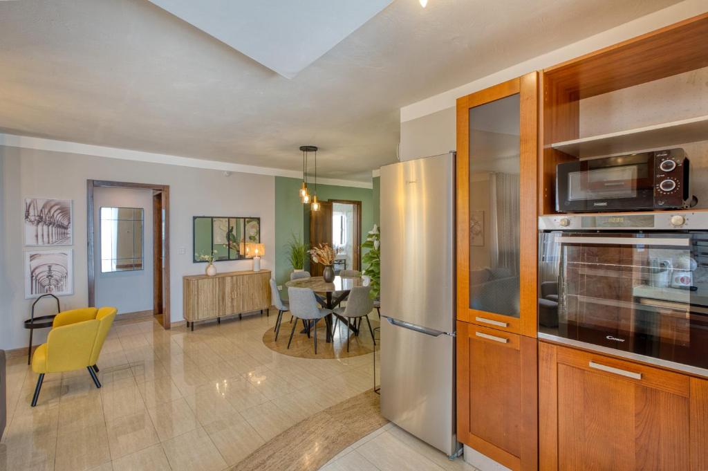 3 bedroom penthouse with jacuzzi and roof terrace VFRA1-1 4