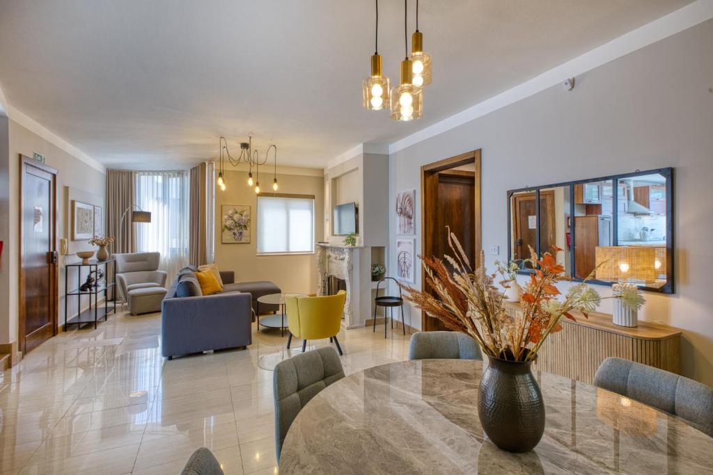 3 bedroom penthouse with jacuzzi and roof terrace VFRA1-1 5