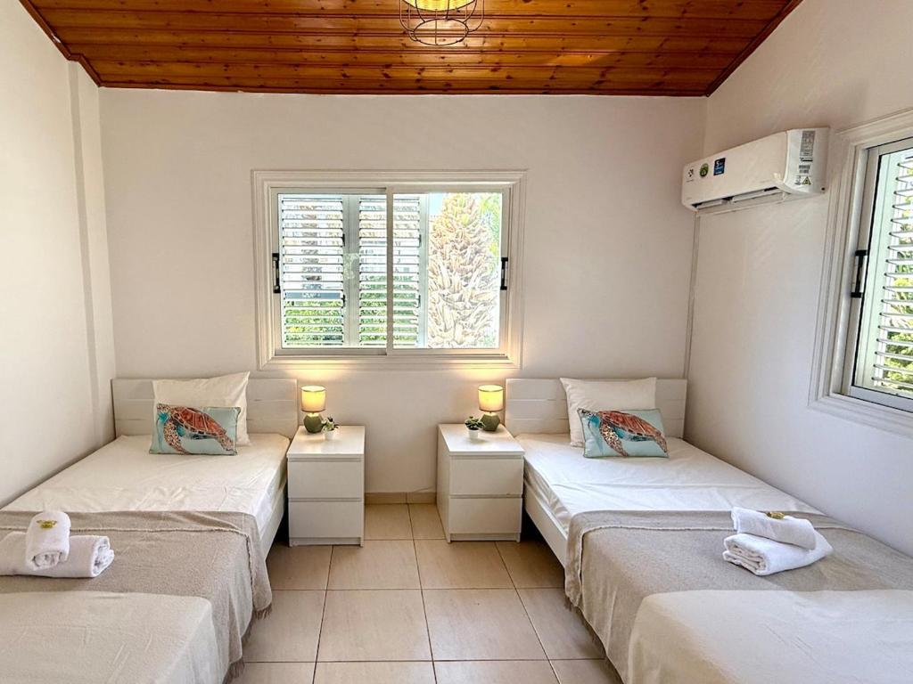 Elegant Beach Villa Moonstone II 2