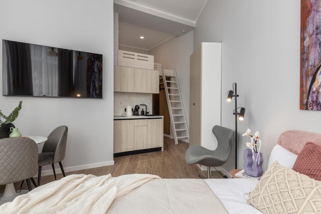 Beautiful Old Town Loft 7