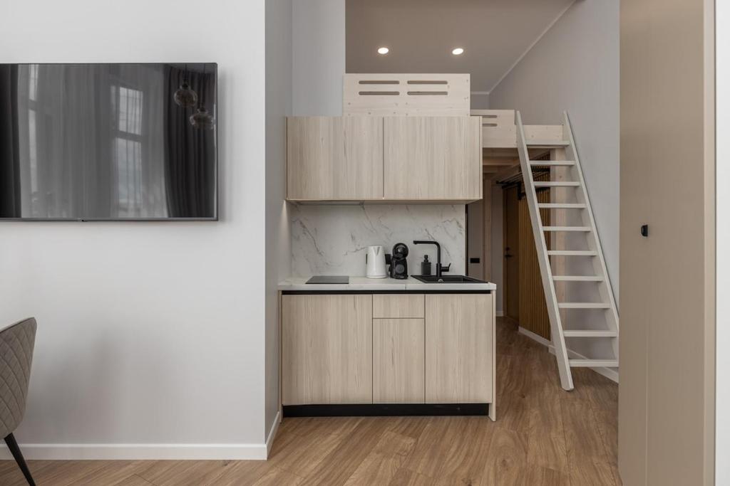 Beautiful Old Town Loft 4