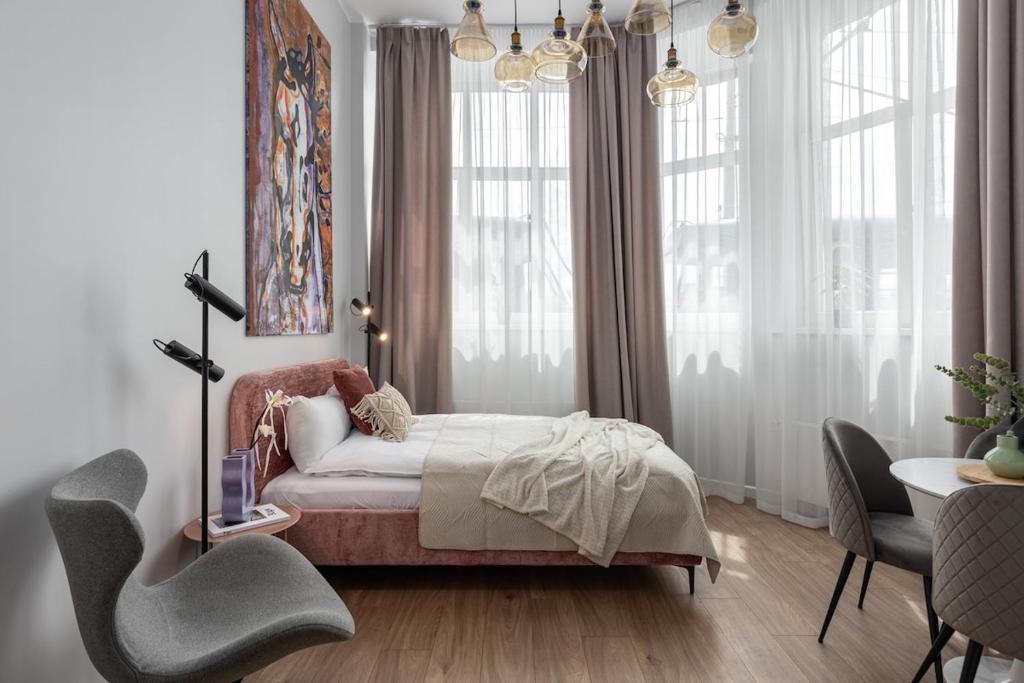Beautiful Old Town Loft 2