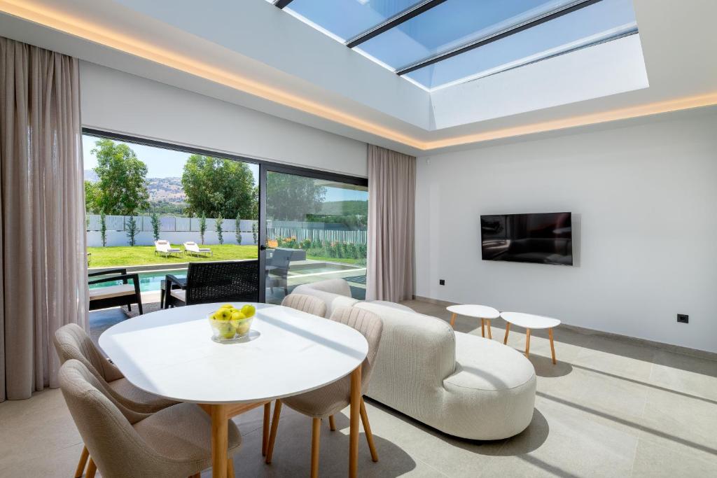 Sunrays Pool Villas 6
