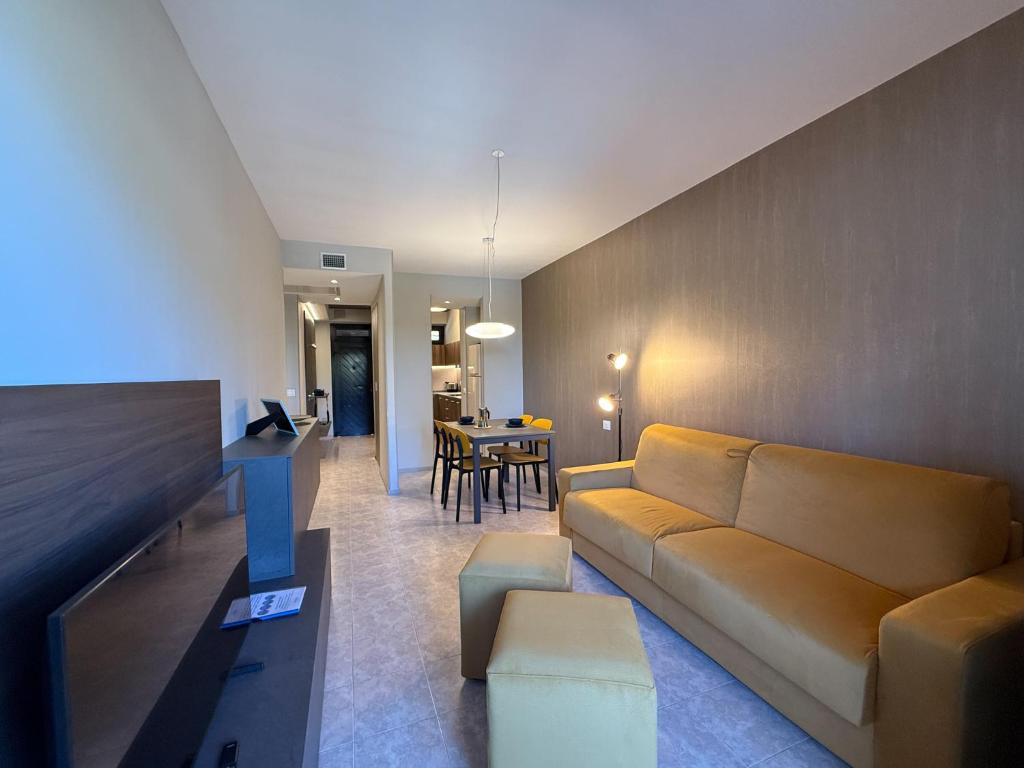 Suites Marilia Apartments Pool Side - Suite Livorno Holiday Home Group 3