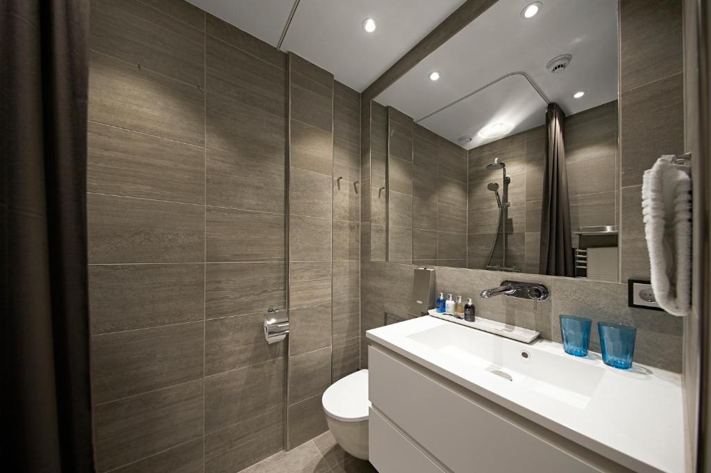 Living Suites 8