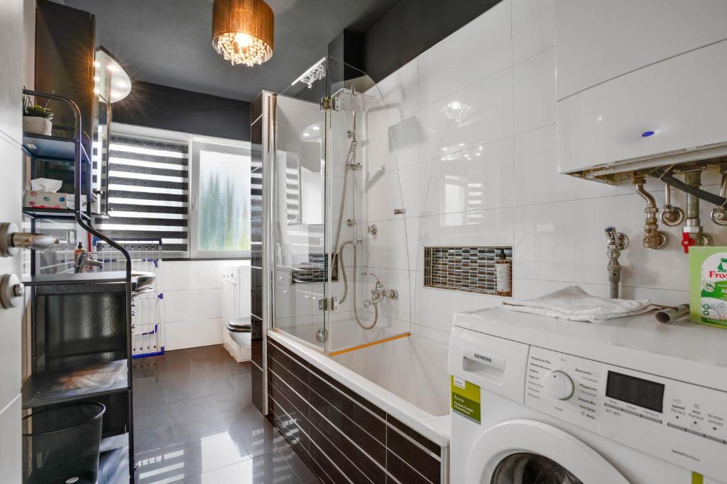 KATIES Apartments Augsburg - Zentral - 4 Zimmer - 7 Personen - 2 Parken - Nintendo Switch - DisneyPlus - E-Kamin 4