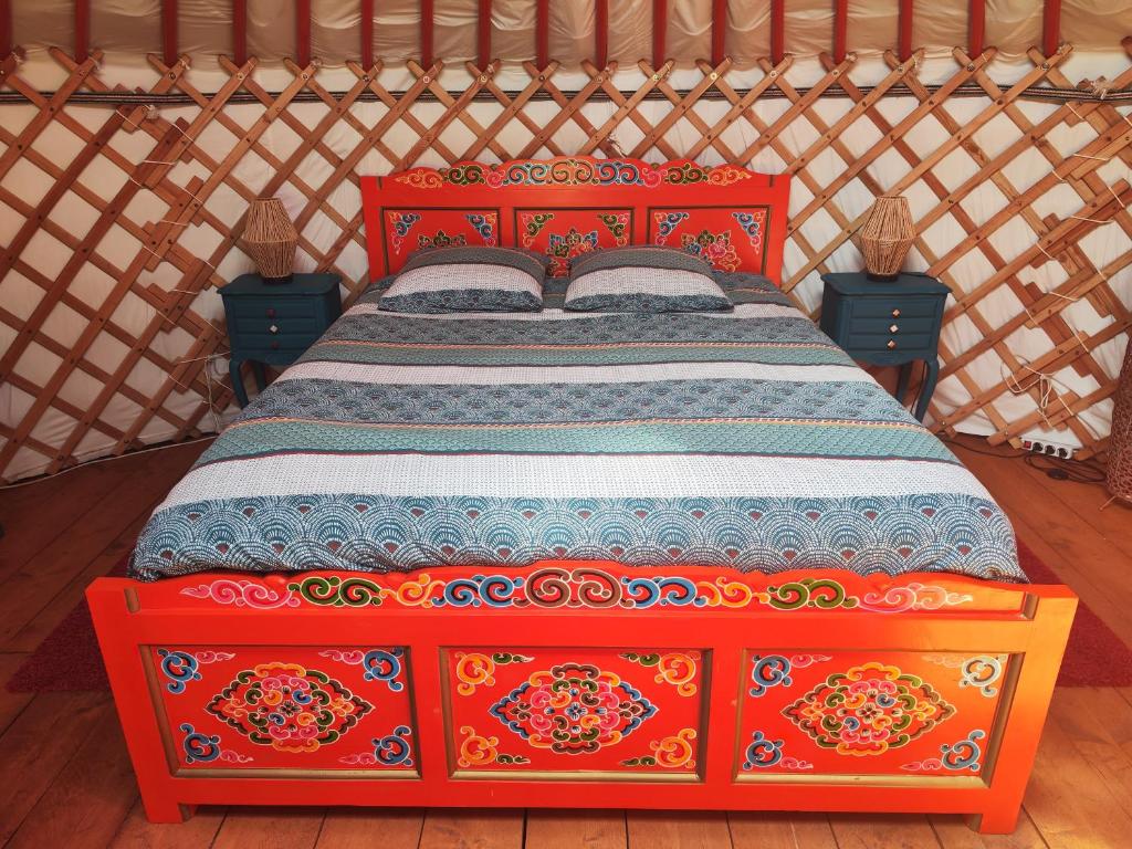 Photo de la galerie de l'établissement Yourte traditionnelle mongole, à Marcoux