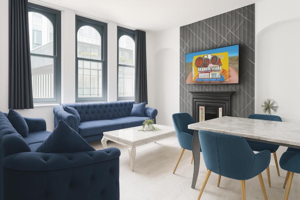 Stylish 2 Bedroom Apartment in the Heart of Soho Walk to Cafes & Attractions! 5
