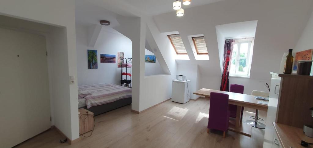 Victorias Apartment 3 3