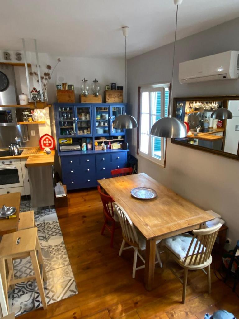 Charming Family Home in Graça 8