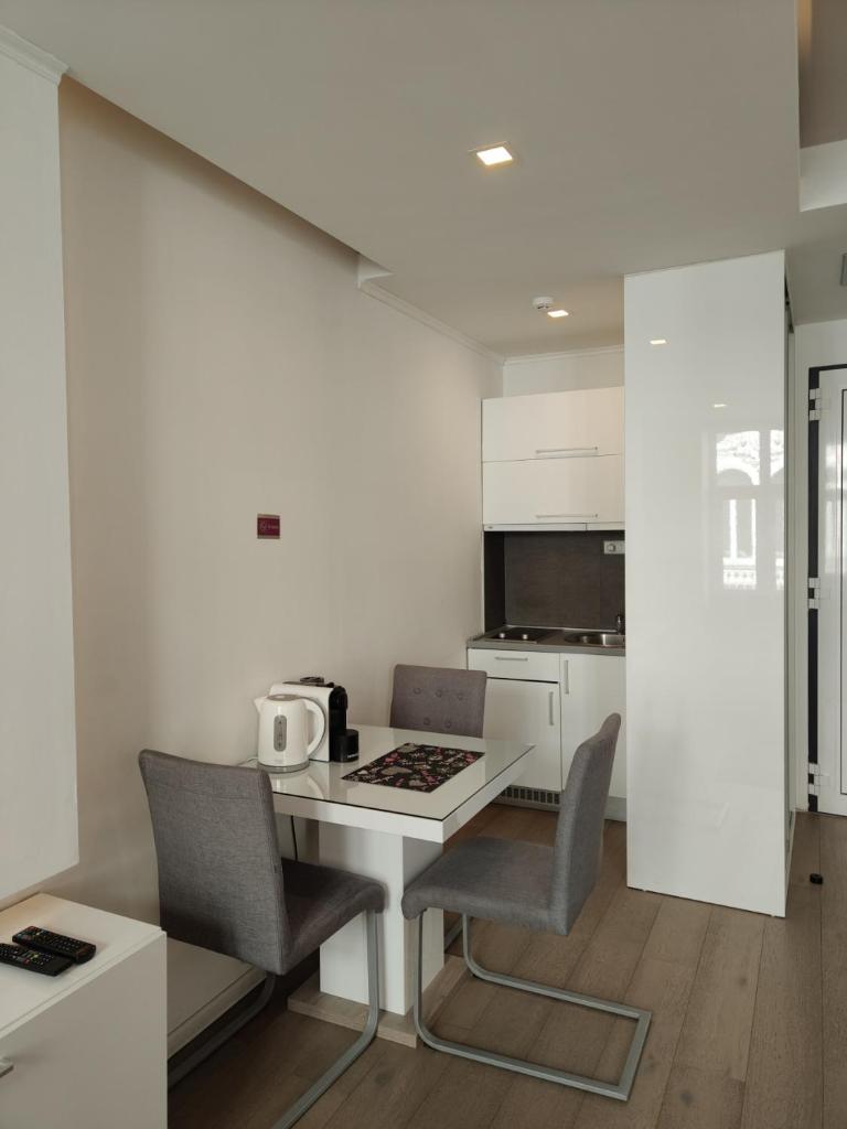 Central Point Privilege Apartments 8