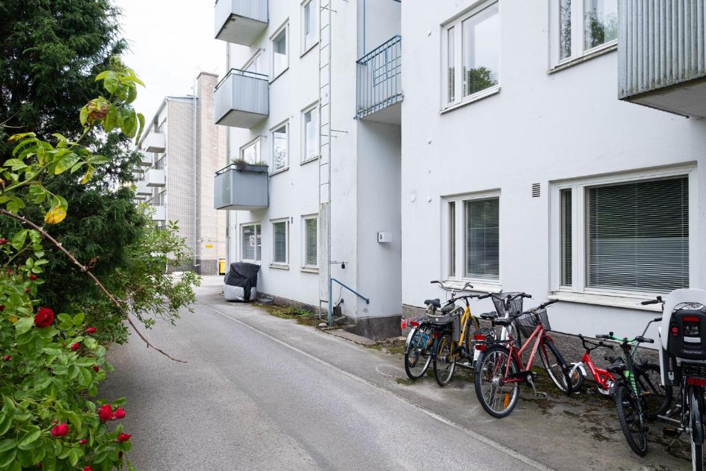 Quiet two-room apartment near the subway and the sea 5