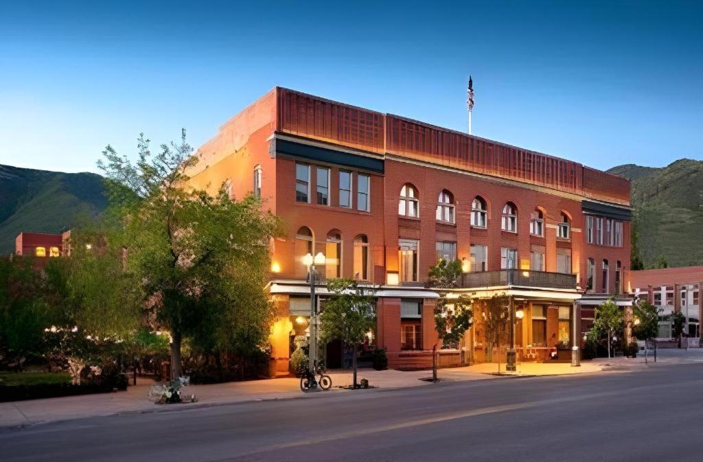 Hotel Jerome, An Auberge Resort