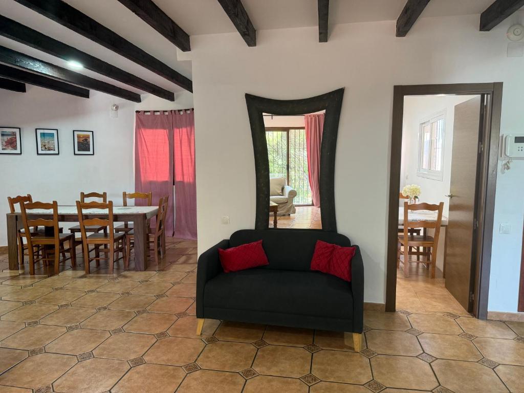 Casa de 5 Dormitorios Cerca de la Playa en Marbella Elviria 6