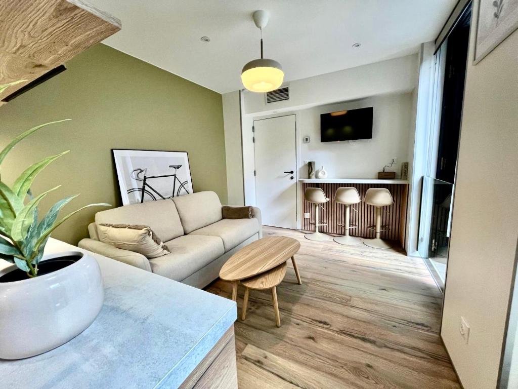 LILLEHOSTS 1, Vieux Lille, Newly renovated, Modern & Stylish apartment, perfectly located 5