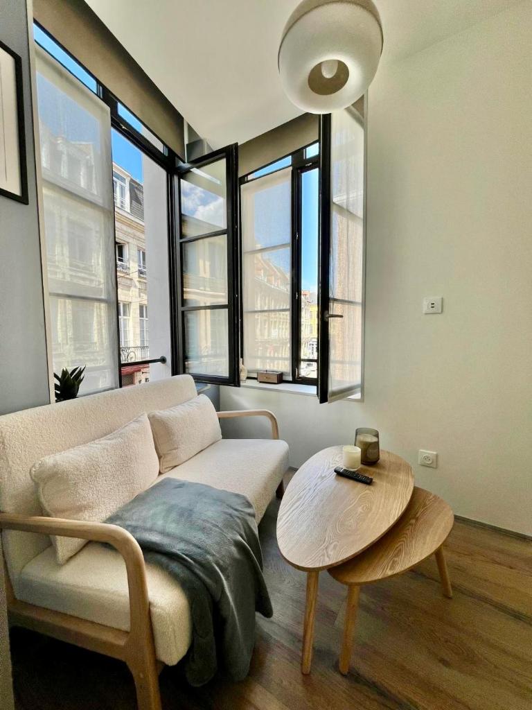 LILLEHOSTS 1, Vieux Lille, Newly renovated, Modern & Stylish apartment, perfectly located 7