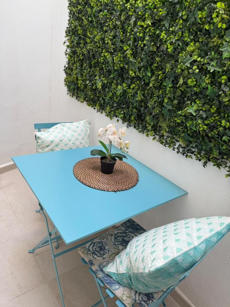 Central and bright beach apartment 4