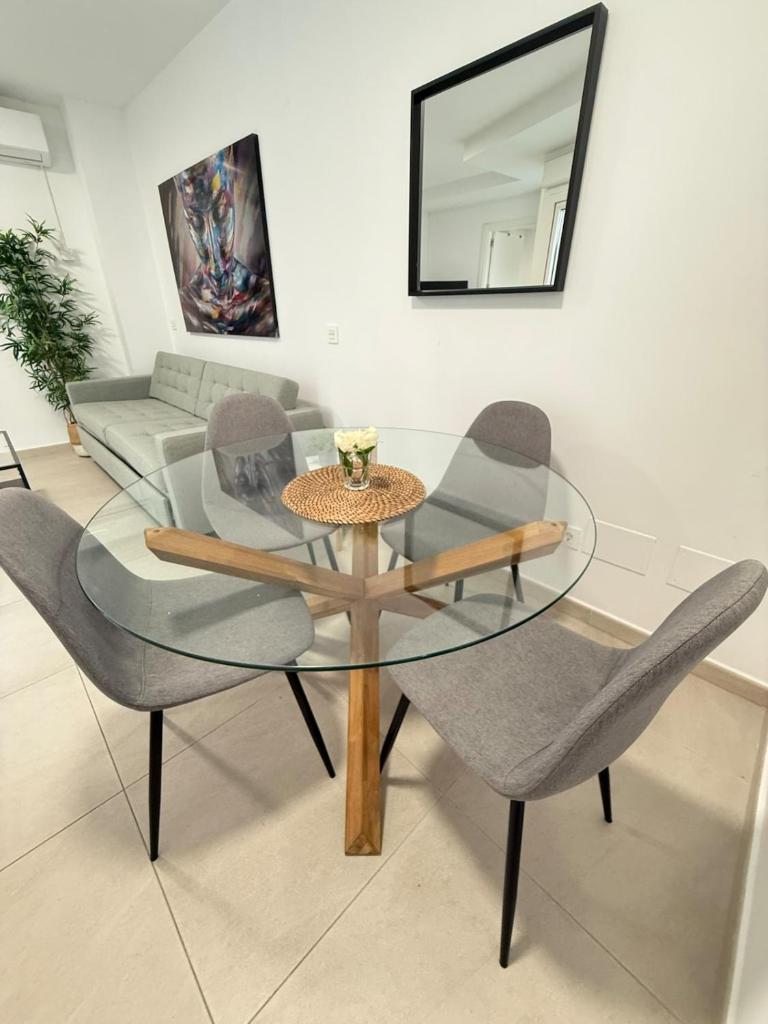 Central and bright beach apartment 8