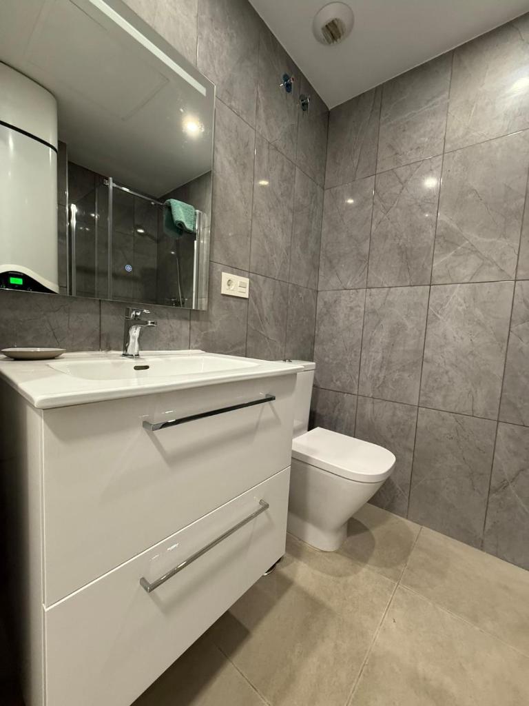 Central and bright beach apartment 3