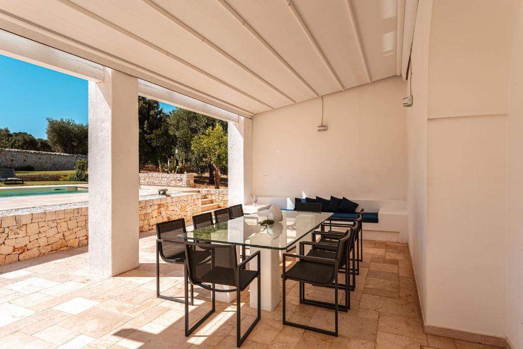 Photo de la galerie de l'établissement HelloAPULIA - Dimora Milivita Private Villa Retreat near Monopoli, Puglia, à Antonelli