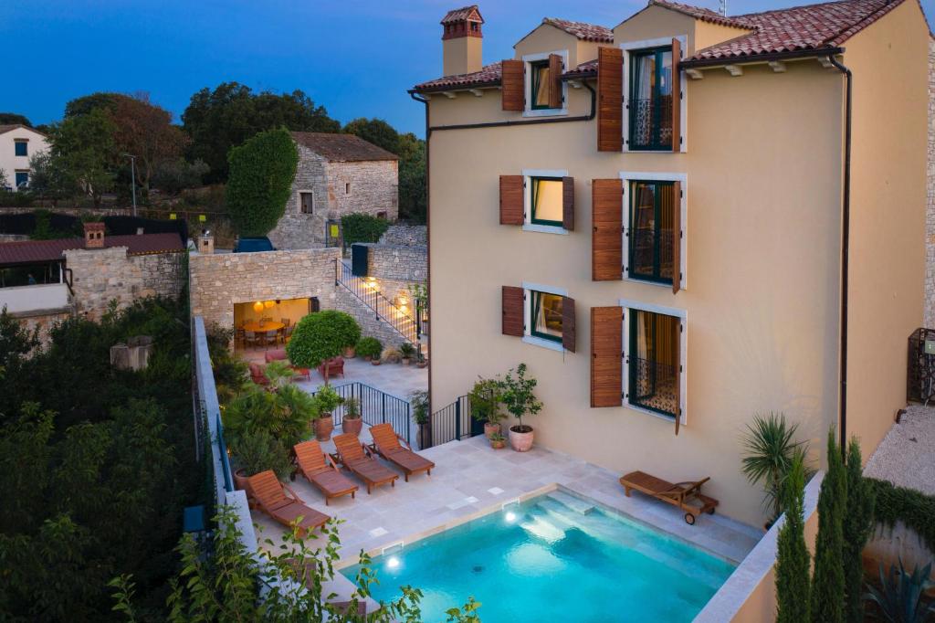Villa Casa Nova with Heated Pool, Spa area & Game Room 2
