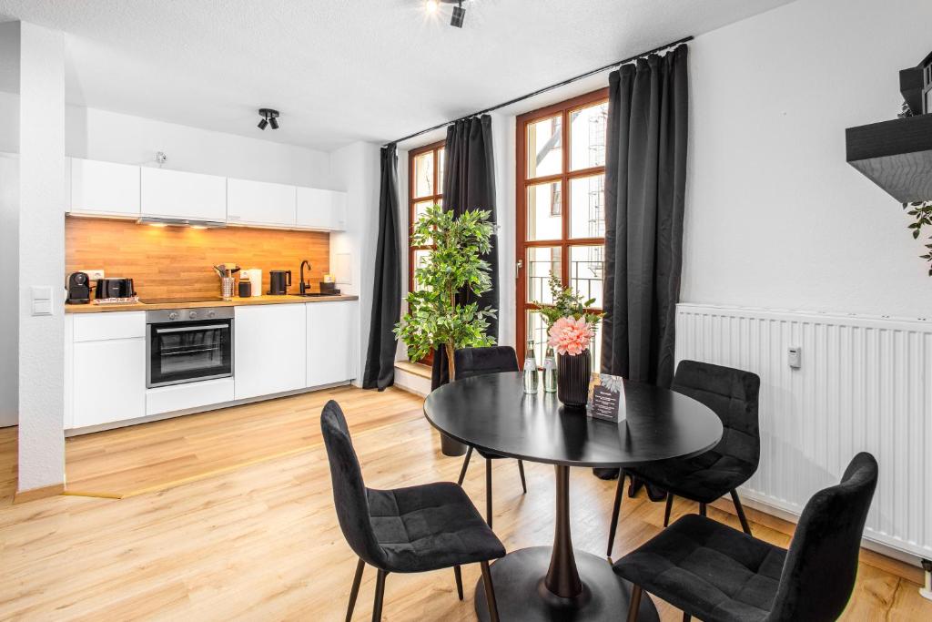 Black Diamond Apartment I Zentrum I Parken I Küche I WLAN I 4