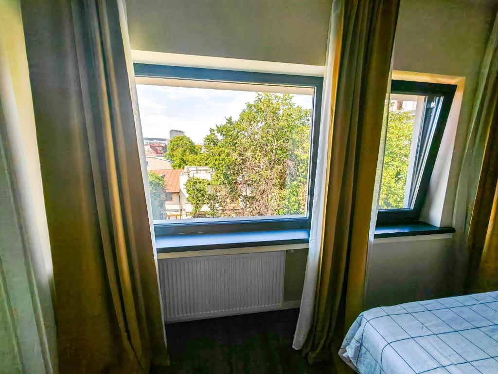 Beautiful new studios&apartments super central location 8