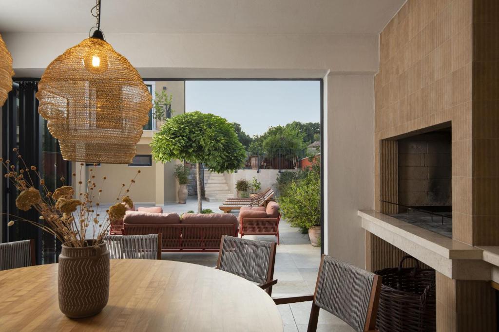 Villa Casa Nova with Heated Pool, Spa area & Game Room 8