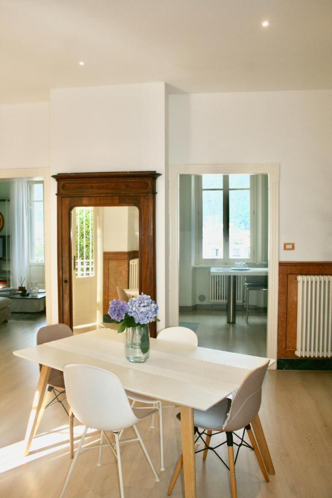 Deluxe top floor apartment in Villa Marina
