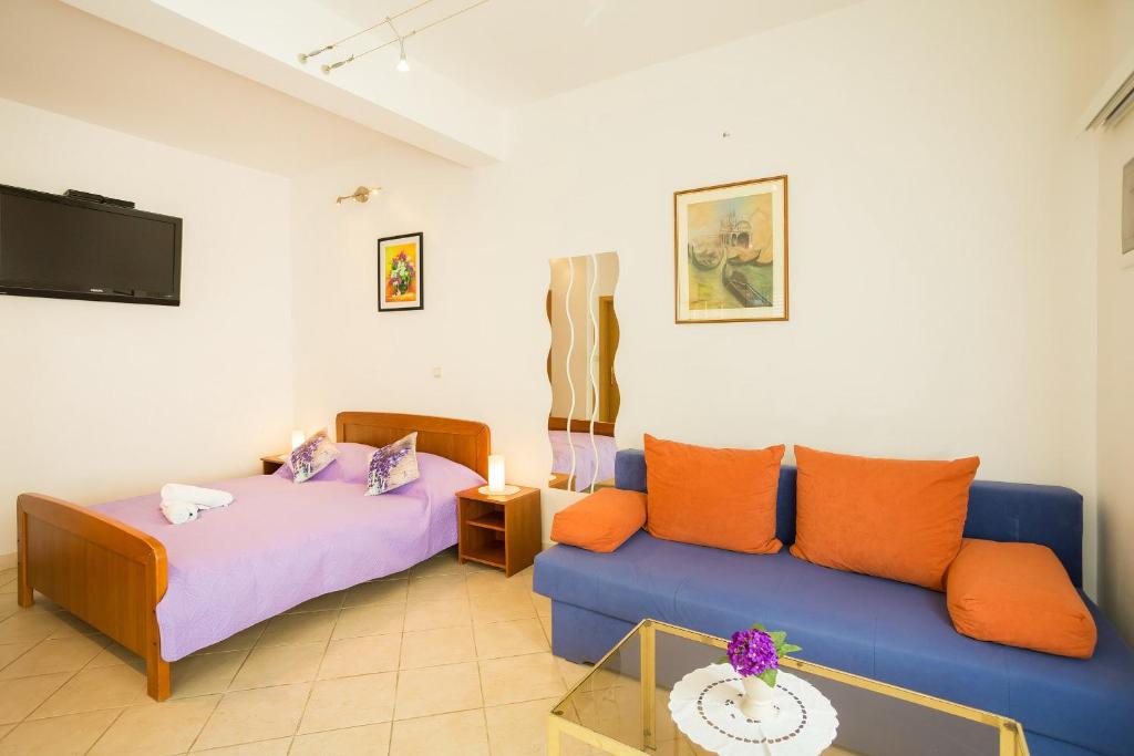 Sunshine Apartments 2