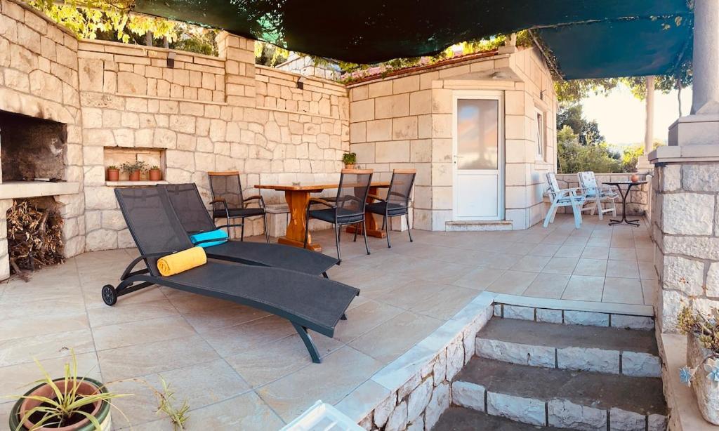 Sea View Apartment with Large Terrace & Parking near Korčula 4
