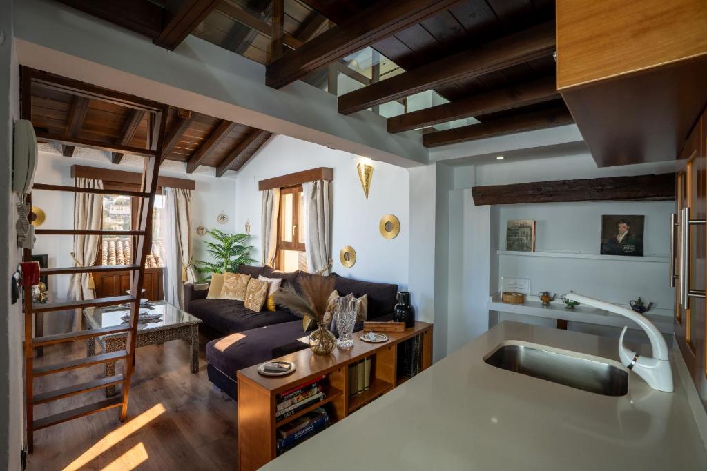 ADANAR Muralla Zirí Centro Premium 2