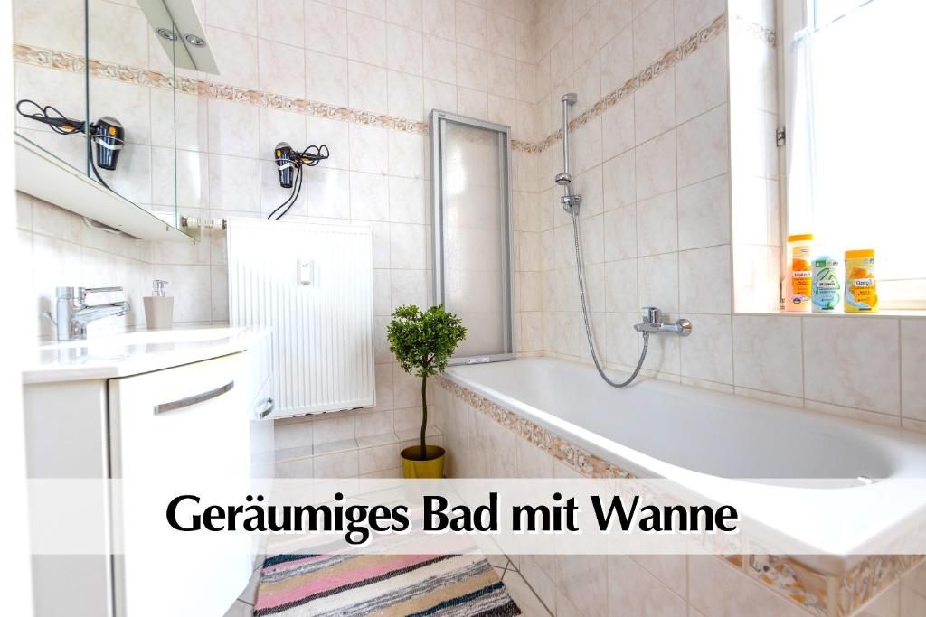 12 FEWOs im Jugendstilhaus mit Aufzug, großer Terrasse, Kingsize-Betten, 250Mbts WLAN, 55 Zoll Smart-TV - Nur ein kurzer Spaziergang durch den Park Venedig zur Krämerbrücke - Gaststätte im Haus 6