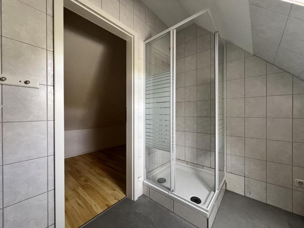 Große Apartments mit Einzelbetten Ideal für Teams & Gruppen Köln 2