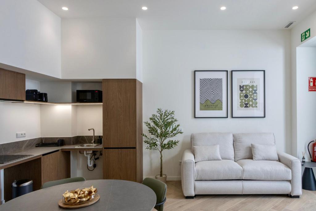 Boutique Room - One Tower 3