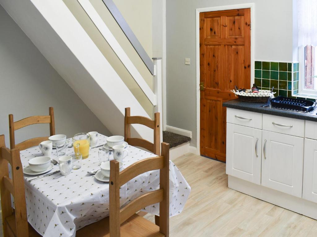 Brookshaw Cottage 2